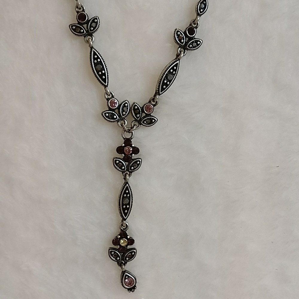 Marcella by Monet y necklace
